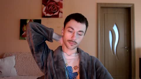 Snapshot of white_sport chatting on April 2026 08:48:01 AM Tom online show from April 2026 08:48:01 AM