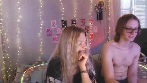 Snapshot of white_truffle chatting on April 2026 07:01:01 AM Melania and Mikey online show from April 2026 07:01:01 AM