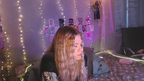 Snapshot of white_truffle chatting on May 2026 03:06:01 PM Melania and Mikey online show from May 2026 03:06:01 PM