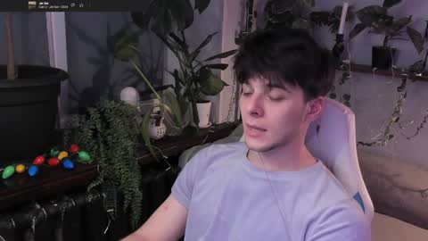 Snapshot of whiteegrimm chatting on December 2024 06:34:01 PM Gus online show from December 2024 06:34:01 PM