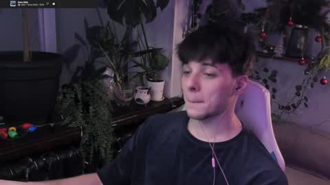 Snapshot of whiteegrimm chatting on December 2024 10:44:02 PM Gus online show from December 2024 10:44:02 PM