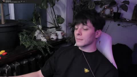 Snapshot of whiteegrimm chatting on January 2025 11:16:01 PM Gus online show from January 2025 11:16:01 PM