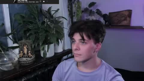 Snapshot of whiteegrimm chatting on October 2025 08:06:02 PM Gus online show from October 2025 08:06:02 PM