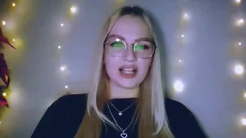 whitehex666 online show from January 2026 01:02:02 PM