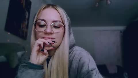 whitehex666 online show from January 2026 12:54:01 PM