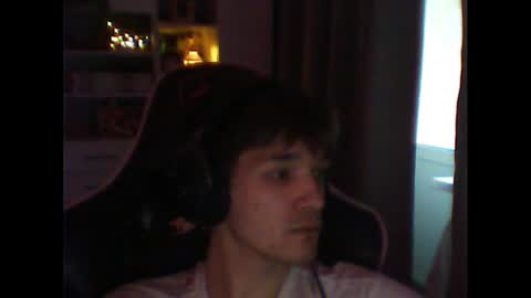 Snapshot of whitekingg chatting on November 2025 12:05:02 PM whitekingg online show from November 2025 12:05:02 PM