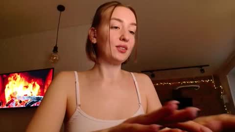 Snapshot of whiteprincessluna chatting on November 2025 01:55:01 PM You wont find me here on Saturdays and Sundays online show from November 2025 01:55:01 PM