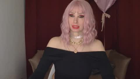 White Queen online show from February 2025 04:57:01 PM