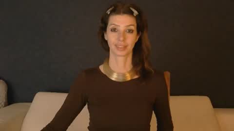 White Queen online show from September 2025 06:51:01 PM