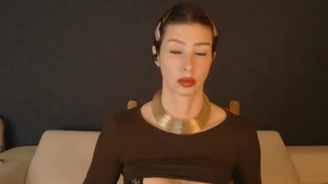 White Queen online show from October 2025 10:57:02 AM