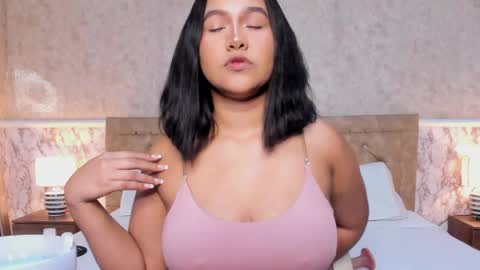 Snapshot of whitneybrown_ chatting on April 2026 06:37:01 PM Whitney online show from April 2026 06:37:01 PM