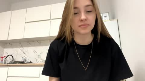 Vicky online show from March 2026 09:25:01 PM