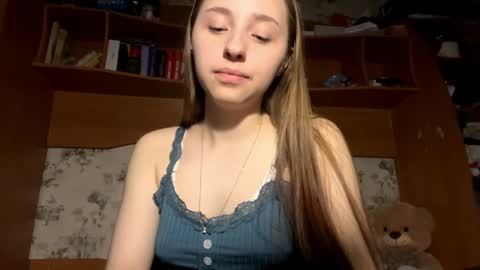 Vicky online show from April 2026 09:45:02 PM