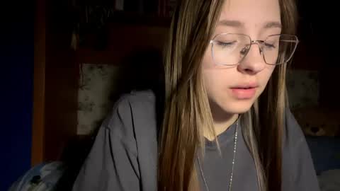 Vicky online show from April 2026 09:37:02 PM