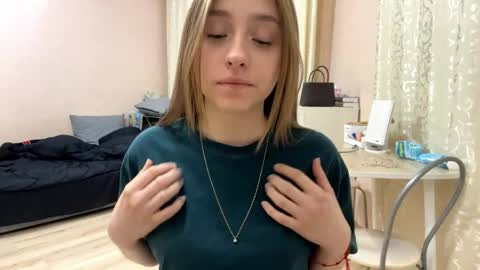 Vicky online show from April 2026 07:32:01 PM