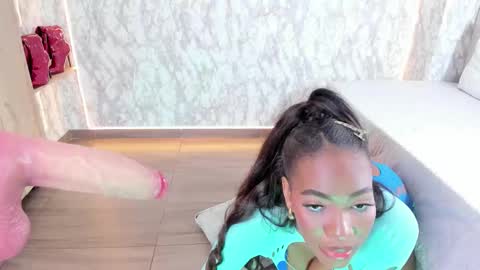 Snapshot of whitneyyfox chatting on December 2025 11:03:02 PM whitneyyfox online show from December 2025 11:03:02 PM