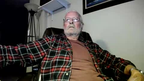 Snapshot of whofcares2 chatting on May 2026 01:23:01 AM whofcares2 online show from May 2026 01:23:01 AM