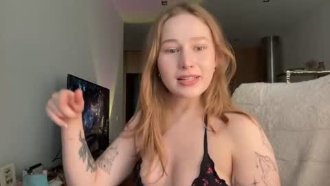 Snapshot of whoisalisa chatting on July 2026 07:45:01 AM Alisa online show from July 2026 07:45:01 AM