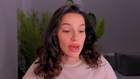 Snapshot of whoislulu chatting on December 2024 09:54:02 AM whoislulu online show from December 2024 09:54:02 AM