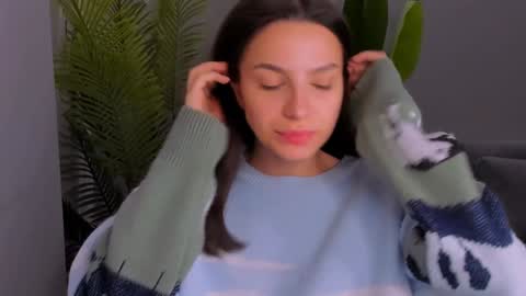 Snapshot of whoislulu chatting on December 2024 09:58:01 PM whoislulu online show from December 2024 09:58:01 PM