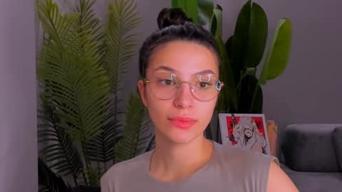 Snapshot of whoislulu chatting on December 2024 01:57:02 AM whoislulu online show from December 2024 01:57:02 AM