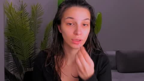 Snapshot of whoislulu chatting on January 2025 10:17:02 PM whoislulu online show from January 2025 10:17:02 PM