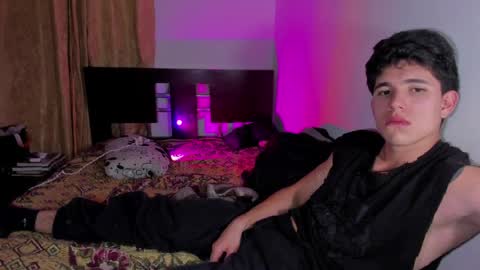 whos_he online show from April 2026 01:47:01 AM