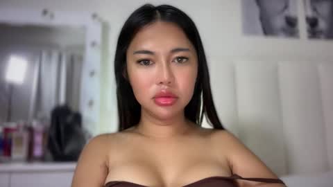 Snapshot of whoss_sofia chatting on March 2026 07:47:01 AM Sofia online show from March 2026 07:47:01 AM