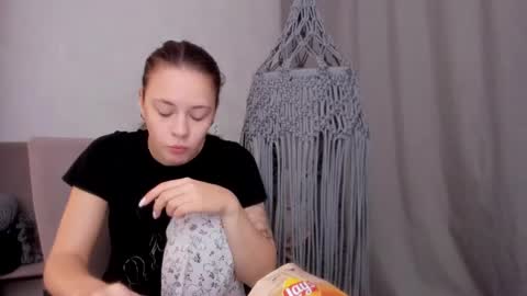 Veronica online show from March 2025 04:17:02 PM