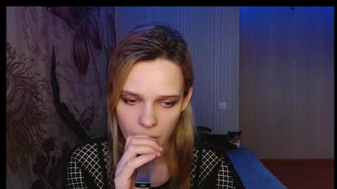 Victoria online show from November 2025 07:47:02 PM