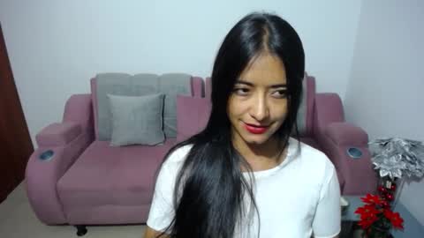 Ilauren online show from January 2025 12:05:02 AM