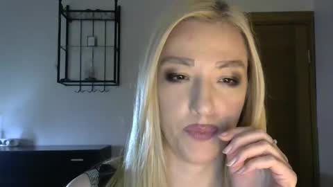 Alina online show from January 2025 11:37:02 AM