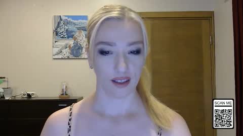 Alina online show from September 2025 01:01:01 PM