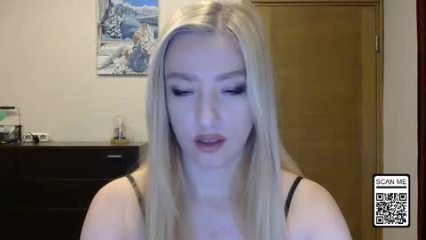 Alina online show from October 2025 01:54:01 PM