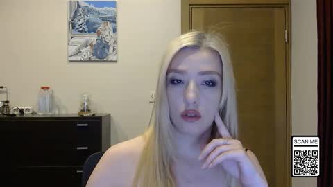 Alina online show from October 2025 01:33:02 PM