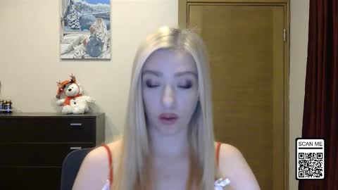 Alina online show from December 2025 04:25:02 PM