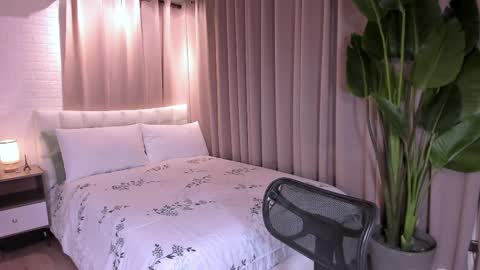 Snapshot of wildbelladonnats chatting on April 2026 09:39:33 PM BELLA online show from April 2026 09:39:33 PM