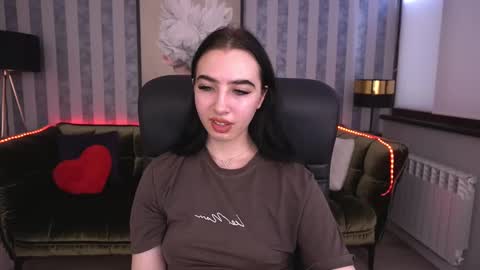 Snapshot of wildkittenx_ chatting on March 2025 01:51:01 PM Alena online show from March 2025 01:51:01 PM