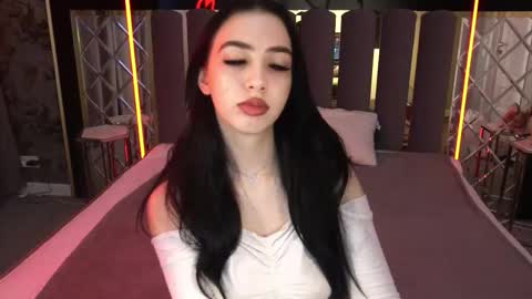 Snapshot of wildkittenx_ chatting on November 2025 06:58:01 AM Alena online show from November 2025 06:58:01 AM