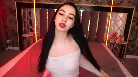 Snapshot of wildkittenx_ chatting on November 2025 07:00:02 AM Alena online show from November 2025 07:00:02 AM