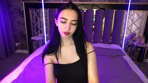 Snapshot of wildkittenx_ chatting on December 2025 06:40:02 AM Alena online show from December 2025 06:40:02 AM