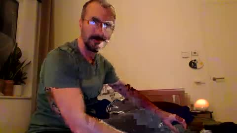 Snapshot of wildnerds chatting on October 2025 08:20:01 PM wildnerds online show from October 2025 08:20:01 PM