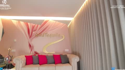 Lili online show from March 2025 07:49:01 PM