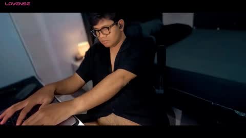 Snapshot of wildynight chatting on October 2025 02:28:02 PM Wildy online show from October 2025 02:28:02 PM