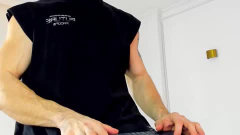 will_ferrari300 online show from December 2025 06:31:01 AM