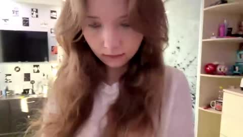 Olivia online show from April 2026 03:22:02 PM