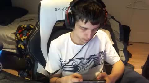 willfro_ online show from October 2025 02:45:01 AM