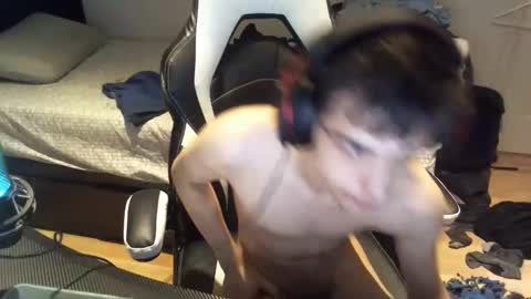 willfro_ online show from October 2025 03:53:02 AM