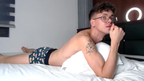 Snapshot of william_henry_a chatting on January 2025 12:58:01 PM William online show from January 2025 12:58:01 PM