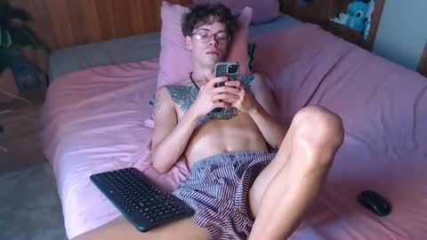 Snapshot of william_henry_a chatting on June 2026 03:25:01 AM William online show from June 2026 03:25:01 AM